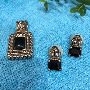 Necklace piece w/matching earrings